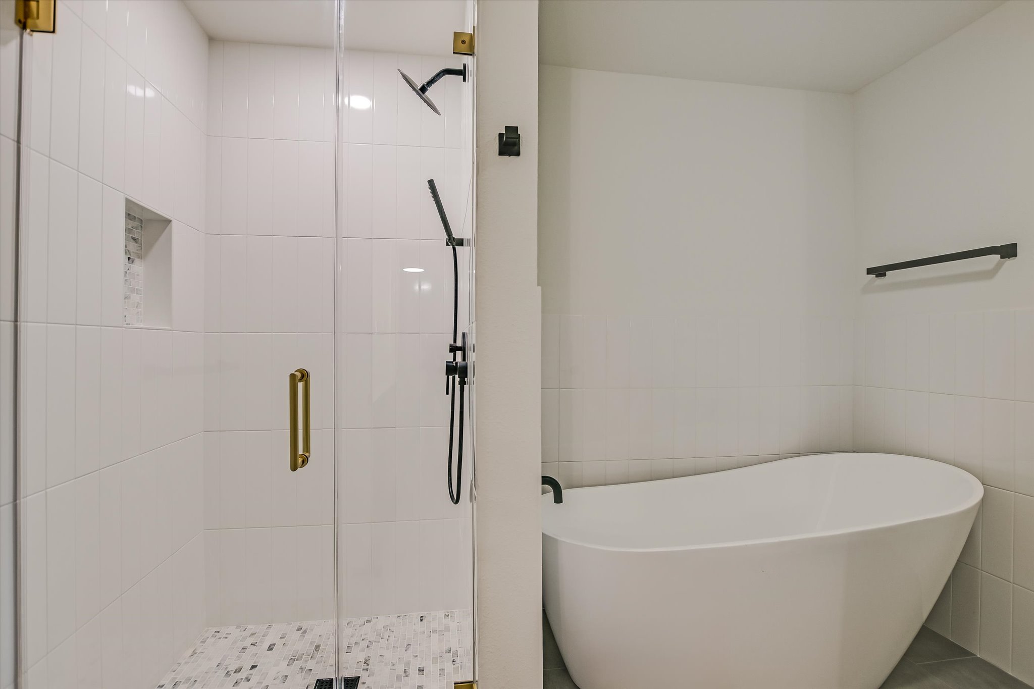 503 Elm Street Bastrop, TX 78602 - Photo 6 of 27 Primary Bathroom