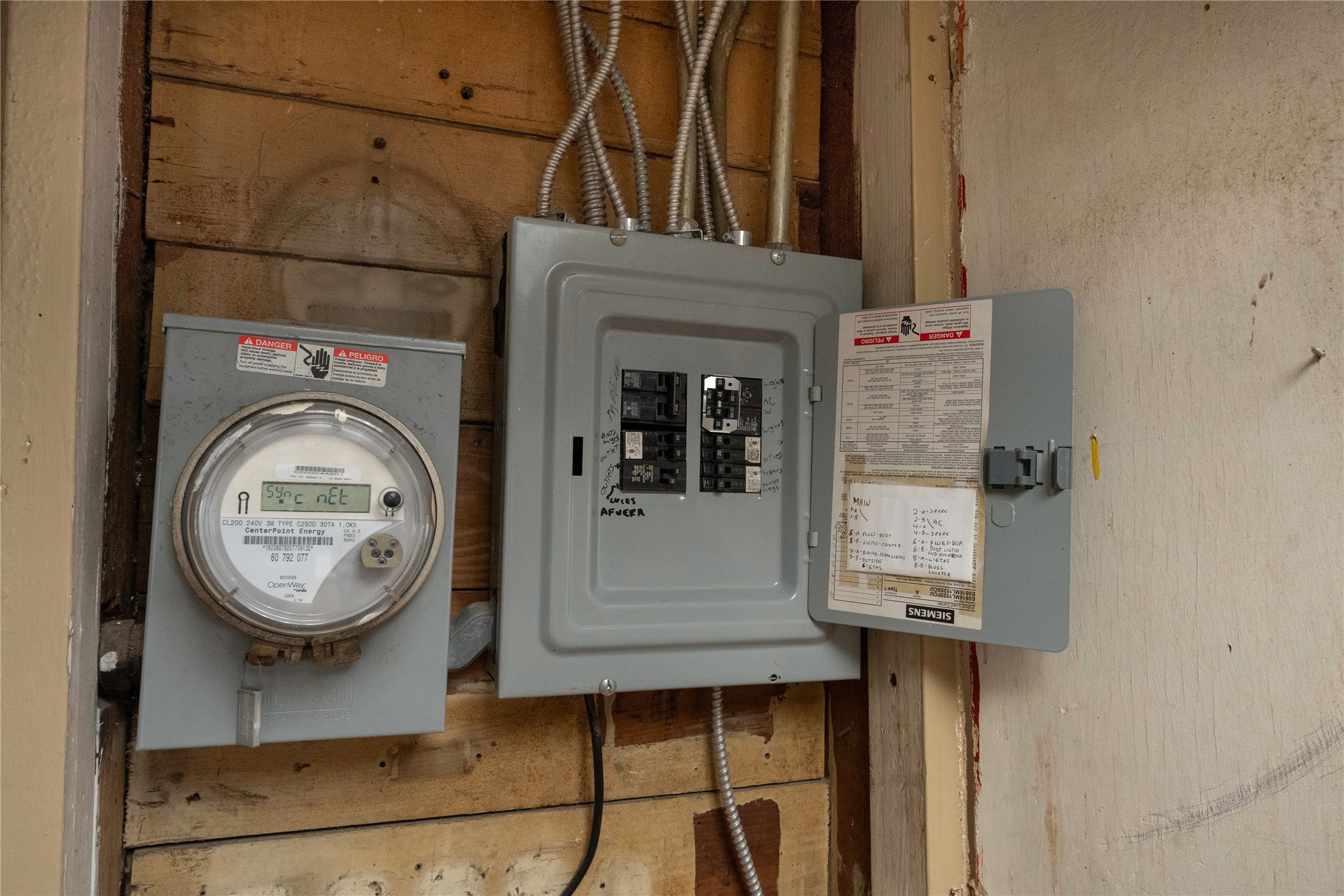 815 Quitman Street Houston, TX 77009 - Photo 12 of 26 a view of washer and dryer