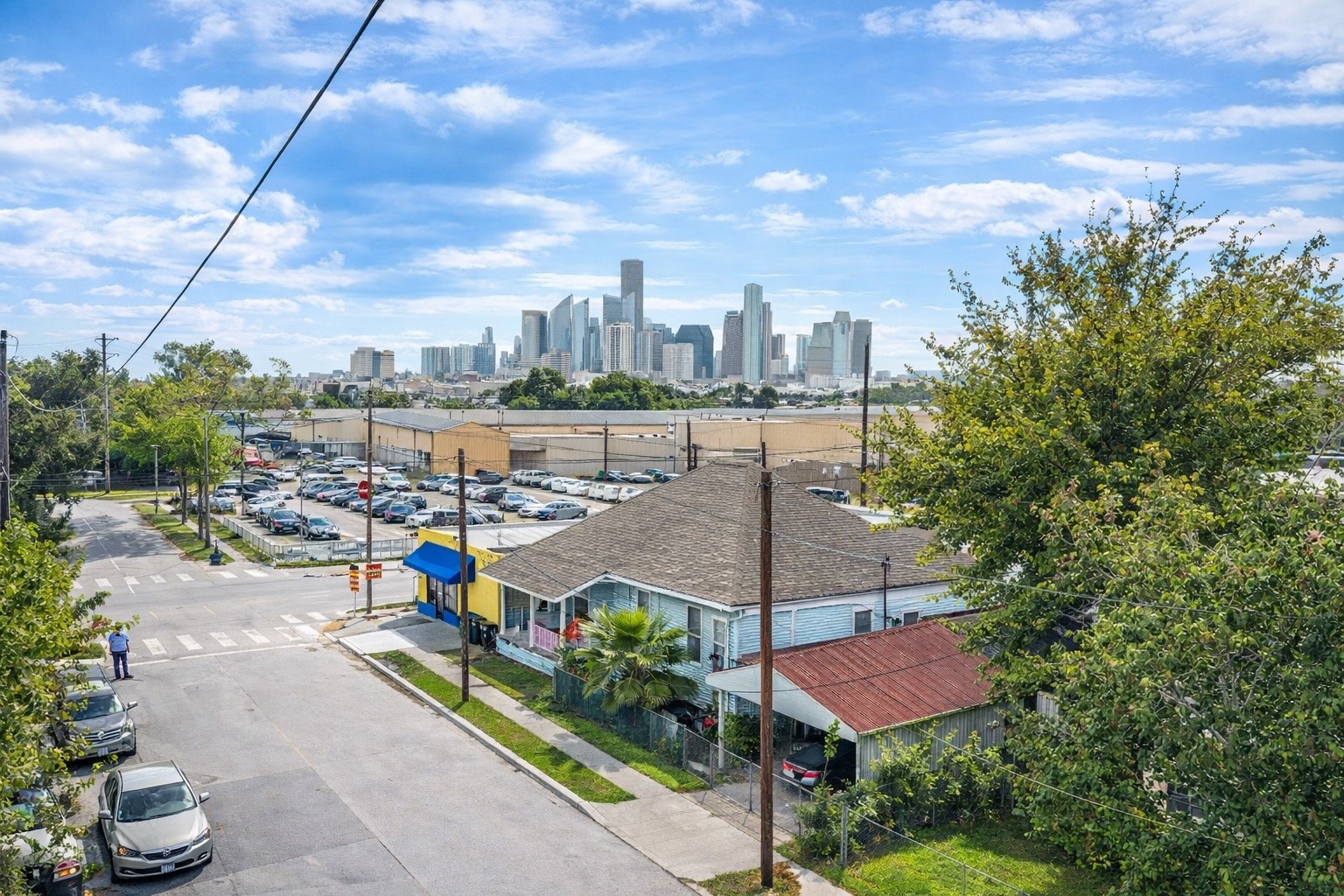 815 Quitman Street Houston, TX 77009 - Photo 2 of 26 a view of a city & street