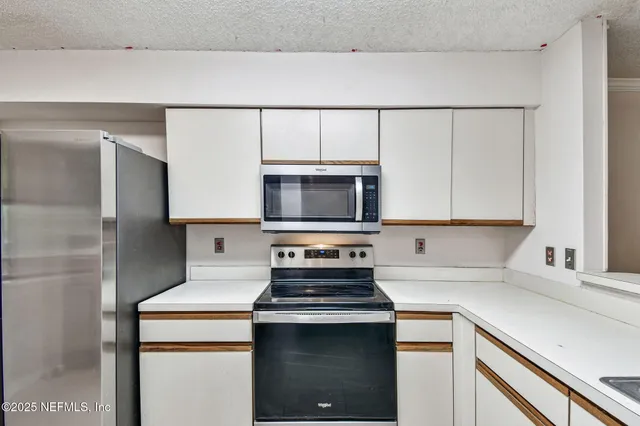 $89,900 | 1604 Arcadia Drive, Unit 110, Jacksonville, FL 32207