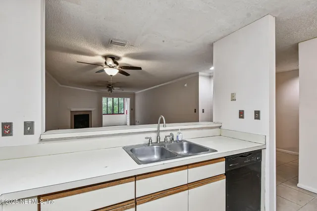 $89,900 | 1604 Arcadia Drive, Unit 110, Jacksonville, FL 32207