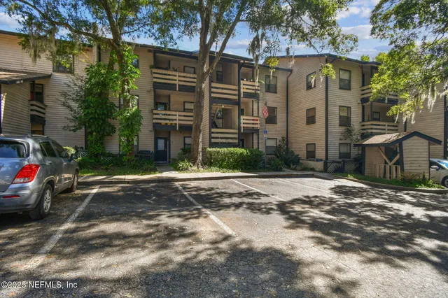 $89,900 | 1604 Arcadia Drive, Unit 110, Jacksonville, FL 32207
