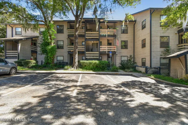 $89,900 | 1604 Arcadia Drive, Unit 110, Jacksonville, FL 32207