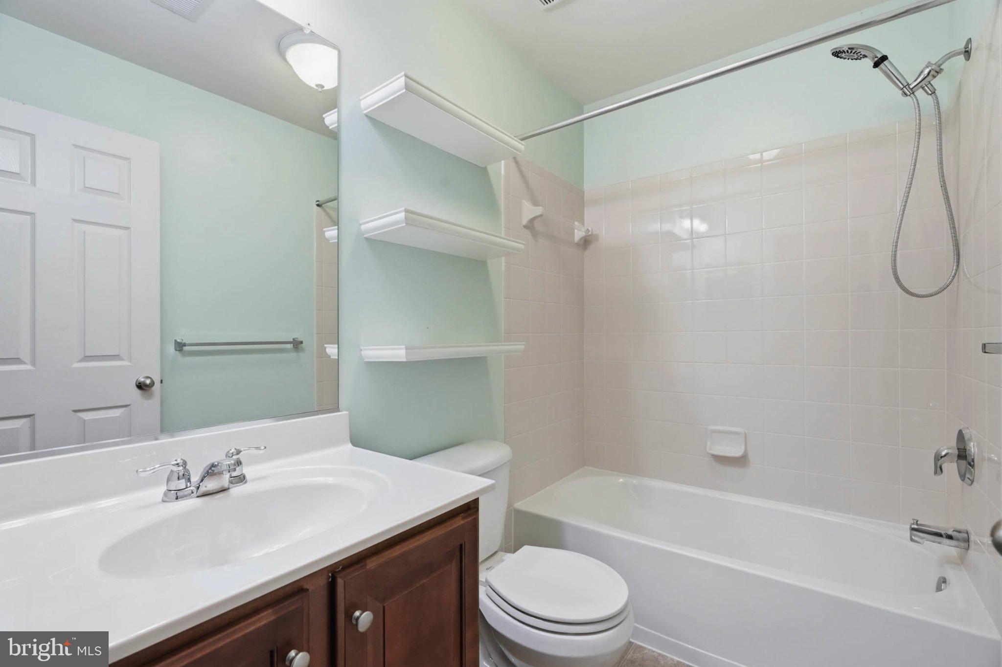 677 Tivoli Road Frederick, MD 21703 - Photo 24 of 39 Hallway full bath