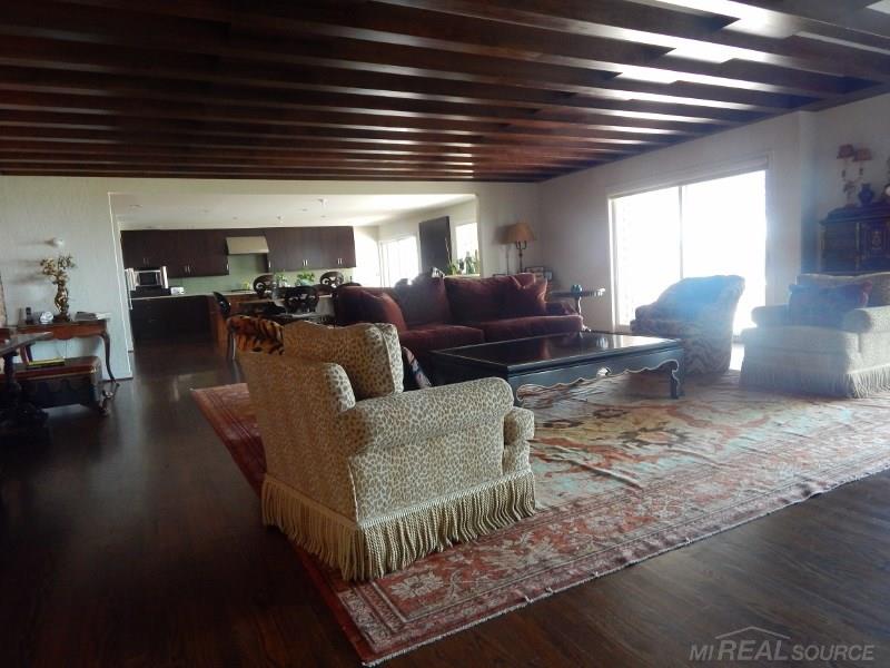 737 Lake Shore Road Grosse Pointe Shores, MI 48236 - Photo 3 of 25
