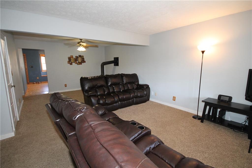 7880 South Sprague Road Columbus, IN 47201 - Photo 3 of 24