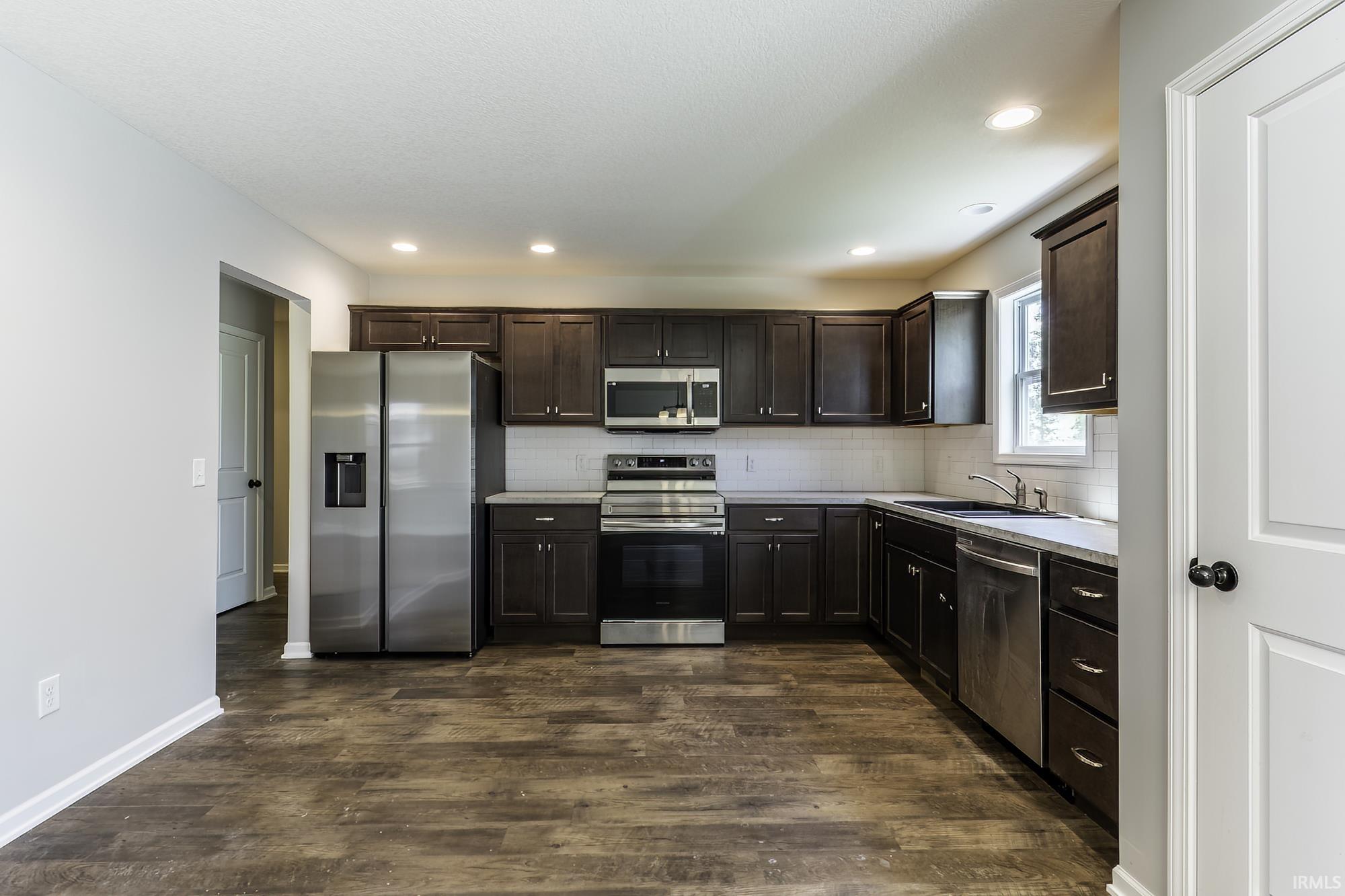 1277 Verdigris Pass Fort Wayne, IN 46845 - Photo 4 of 30