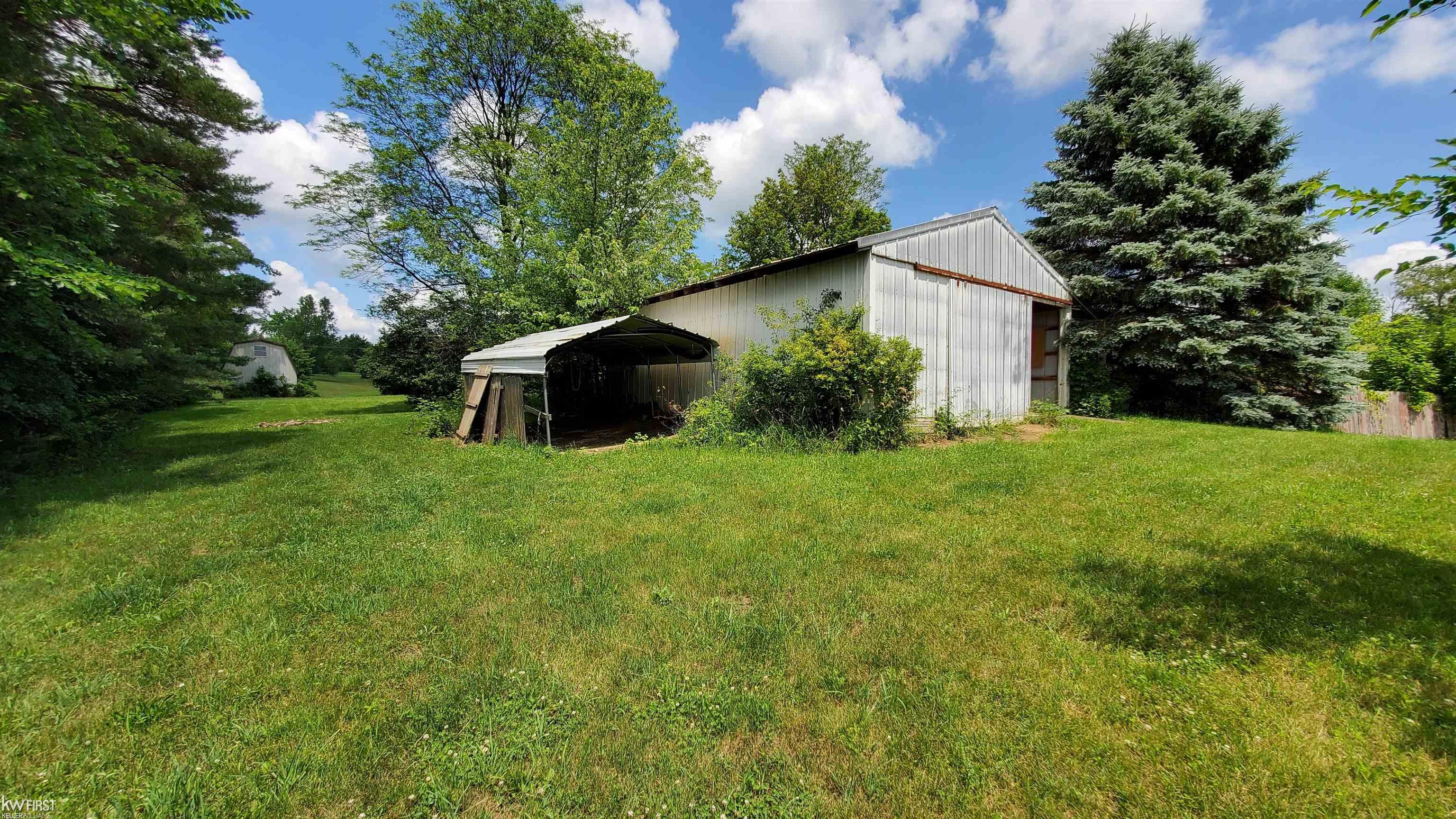 4284 Atlas Road Davison, MI 48423 - Photo 33 of 41 50114168-32.JPG