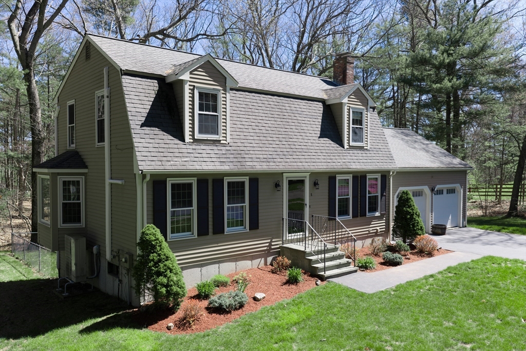 8 Griffin Road Franklin, MA 02038 - Photo 2 of 30 Gallery Image 2