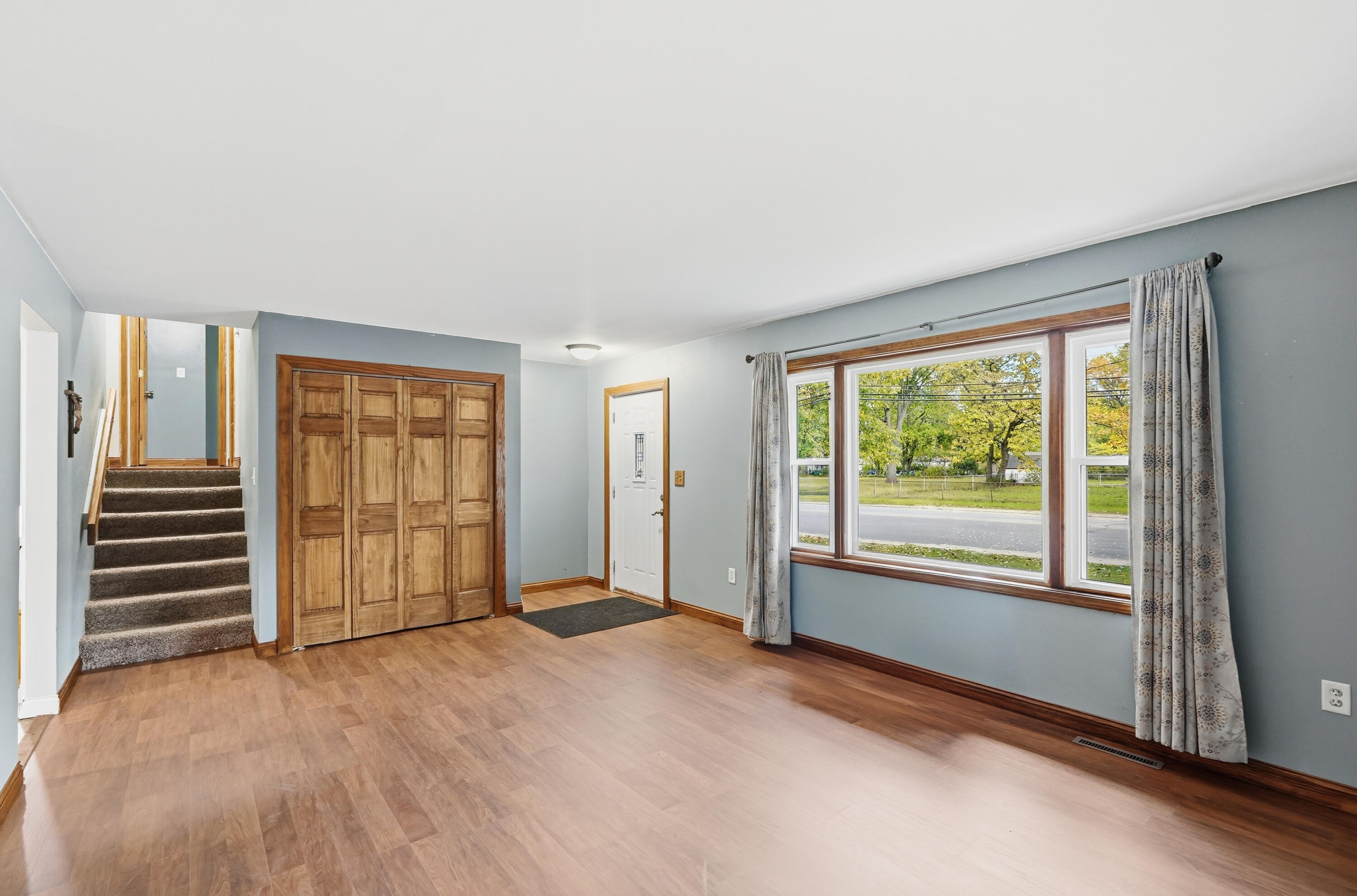 2140 Union Street Lake Station, IN 46405 - Photo 3 of 25 2999x1981