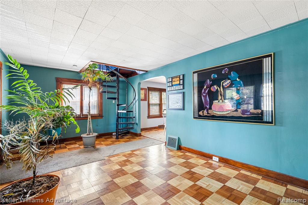 1449 Wayburn Street Grosse Pointe Park, MI 48230 - Photo 4 of 19