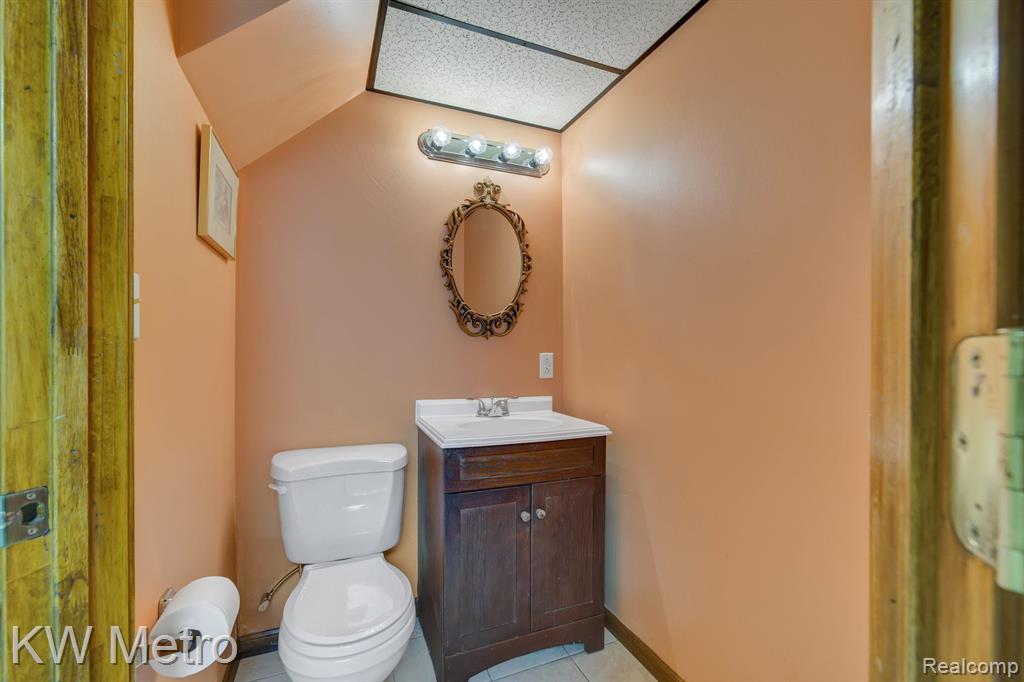 2140 Elmcrest Road Sterling Heights, MI 48310 - Photo 22 of 42