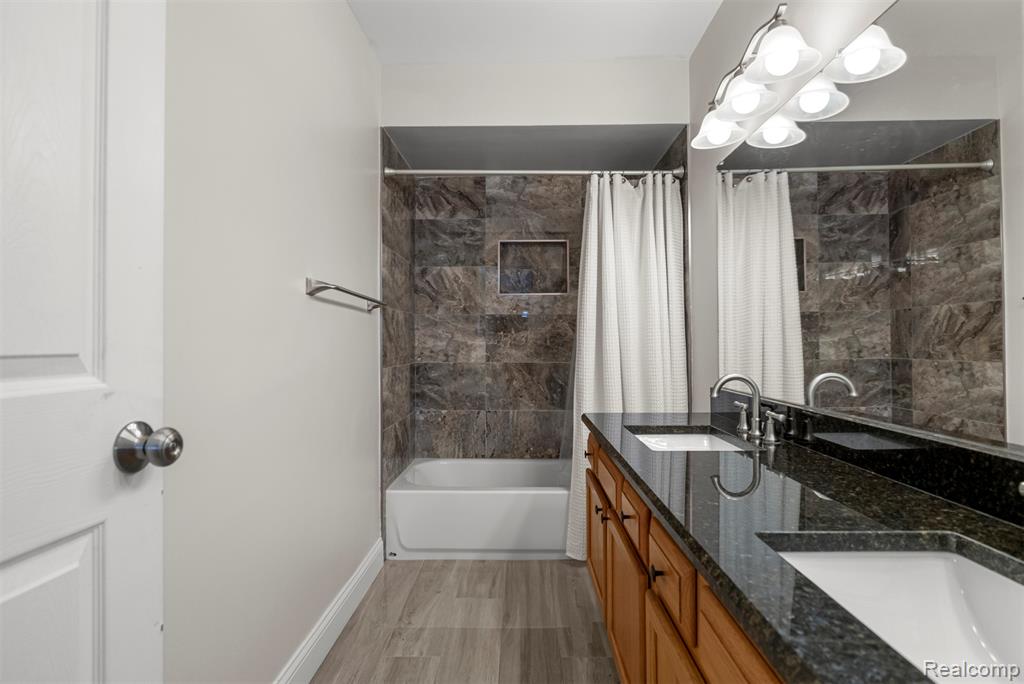 46671 Mornington Road Canton, MI 48188 - Photo 36 of 76 Gallery Image 36