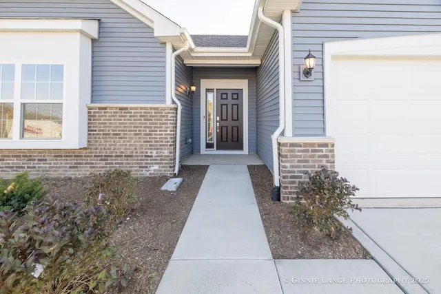 $2,800 | 5913 East 109th Place, Winfield, IN 46307