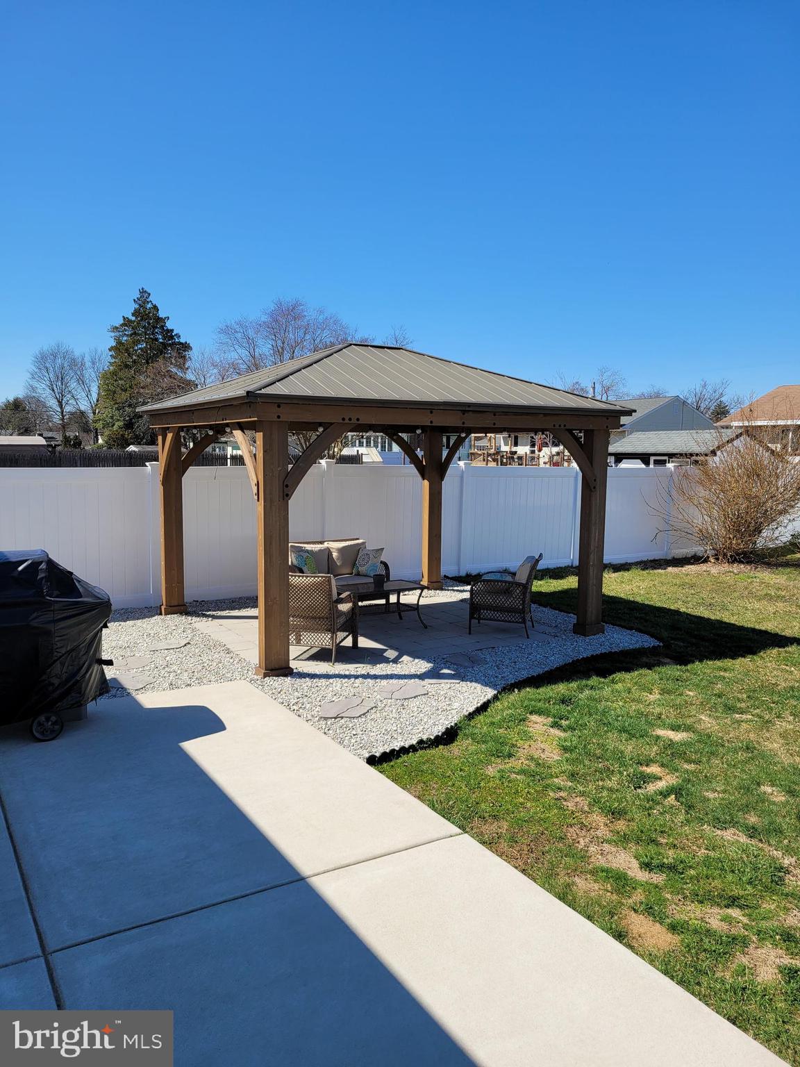 513 Monroe Street Riverside, NJ 08075 - Photo 23 of 28 Newer large patio with extended pavers and stone.