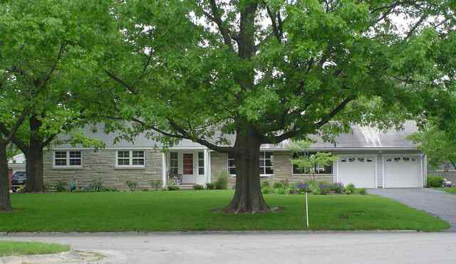 2712 West Berwyn Road Muncie, IN 47304 - Photo 1 of 9