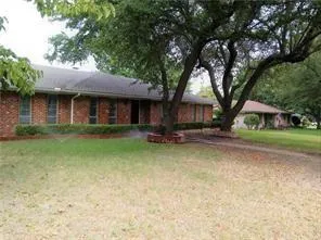 $2,400 | 2410 Royal Acres Drive, Denton, TX 76209