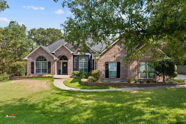 $443,000 | 19640 Dove Rdg Drive, Lindale, TX 75771
