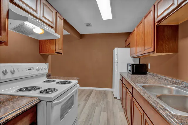 $1,199 | 5002 Blue Spruce Circle, Unit C, Austin, TX 78723