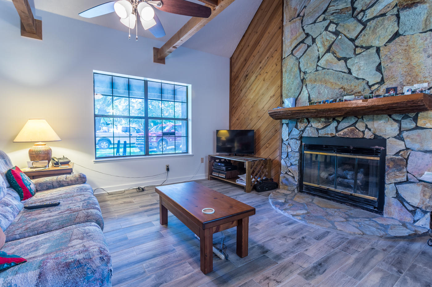 568 4 Mile Road Freeport, FL 32439 - Photo 11 of 54 Living Area