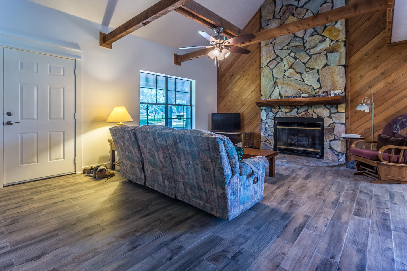 568 4 Mile Road Freeport, FL 32439 - Photo 13 of 54 Living Area