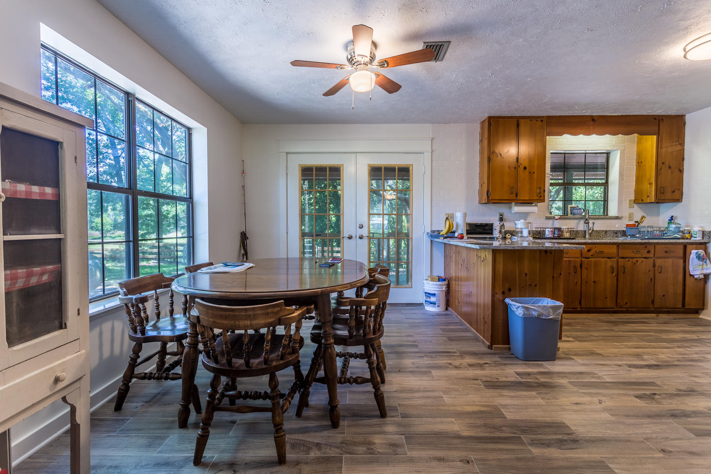 568 4 Mile Road Freeport, FL 32439 - Photo 16 of 54 Dining Area
