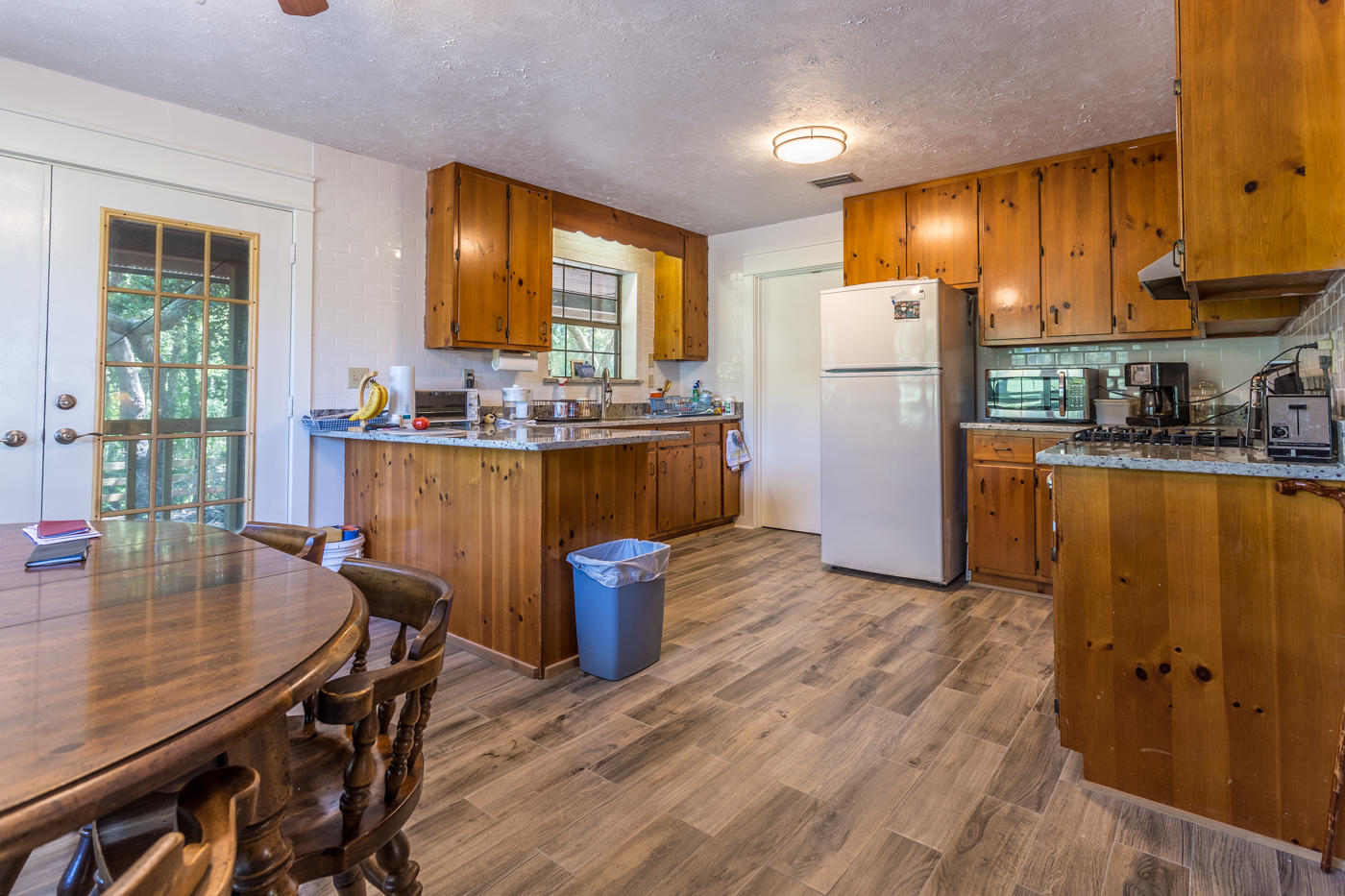 568 4 Mile Road Freeport, FL 32439 - Photo 20 of 54 Kitchen