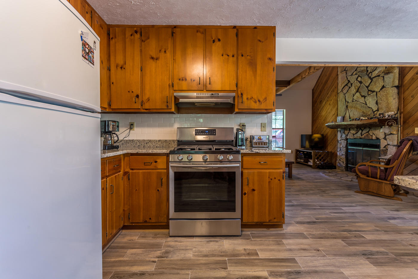 568 4 Mile Road Freeport, FL 32439 - Photo 22 of 54 Kitchen