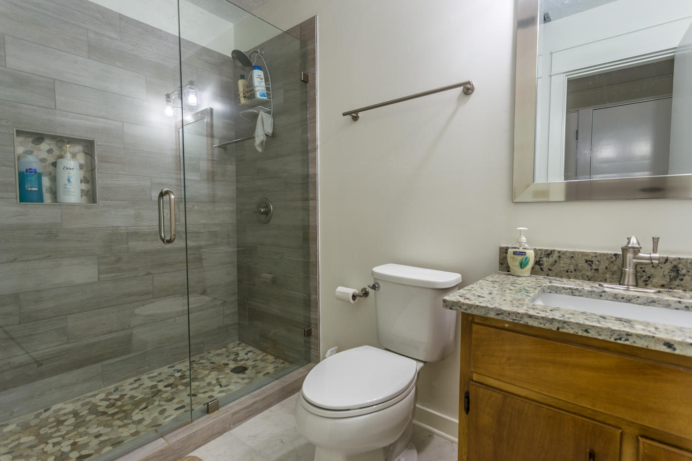 568 4 Mile Road Freeport, FL 32439 - Photo 26 of 54 Main Bathroom