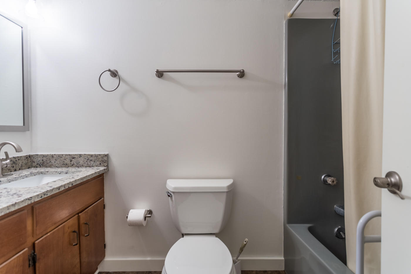568 4 Mile Road Freeport, FL 32439 - Photo 36 of 54 Upstairs Bathroom