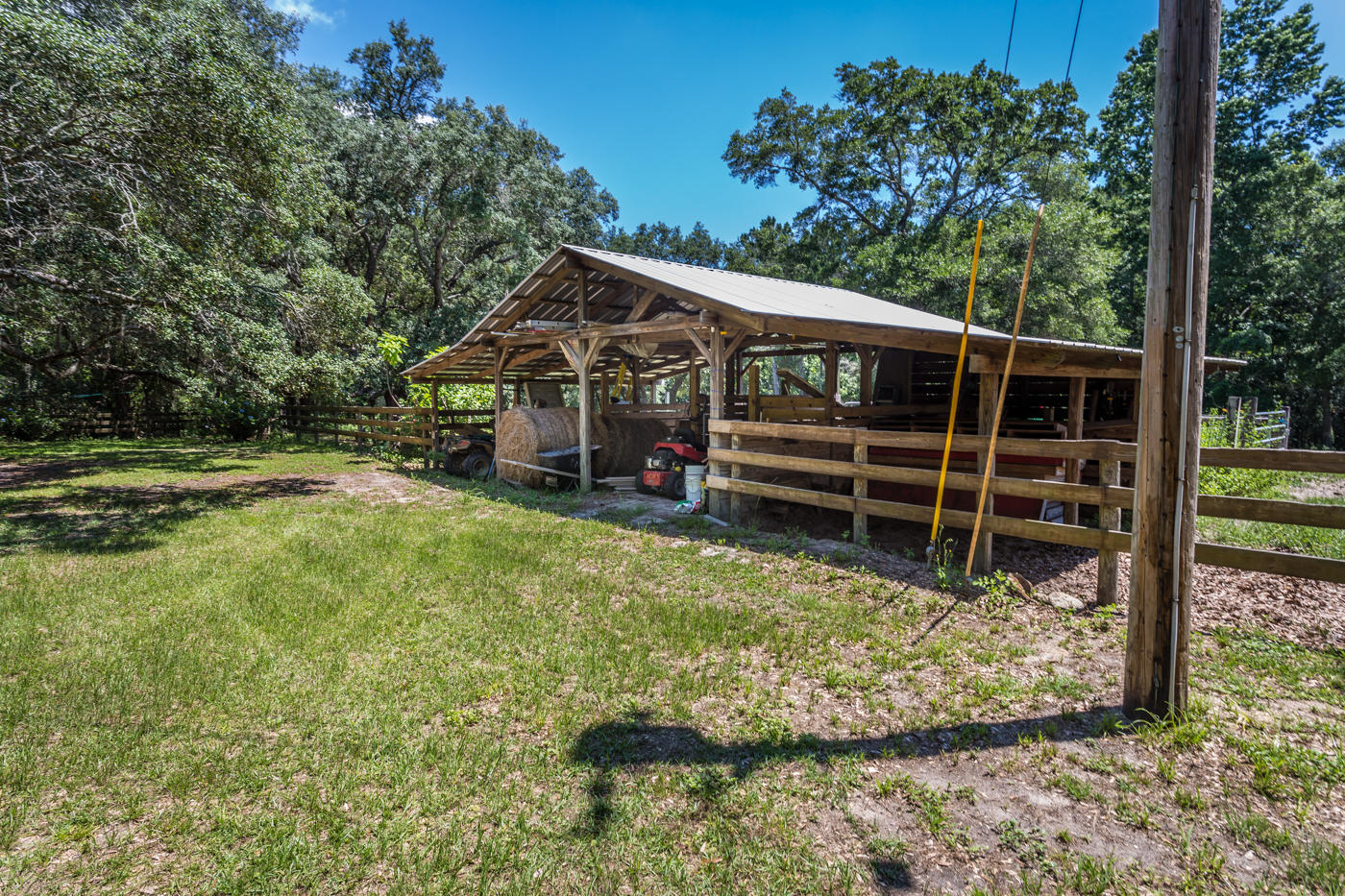 568 4 Mile Road Freeport, FL 32439 - Photo 43 of 54 Barn