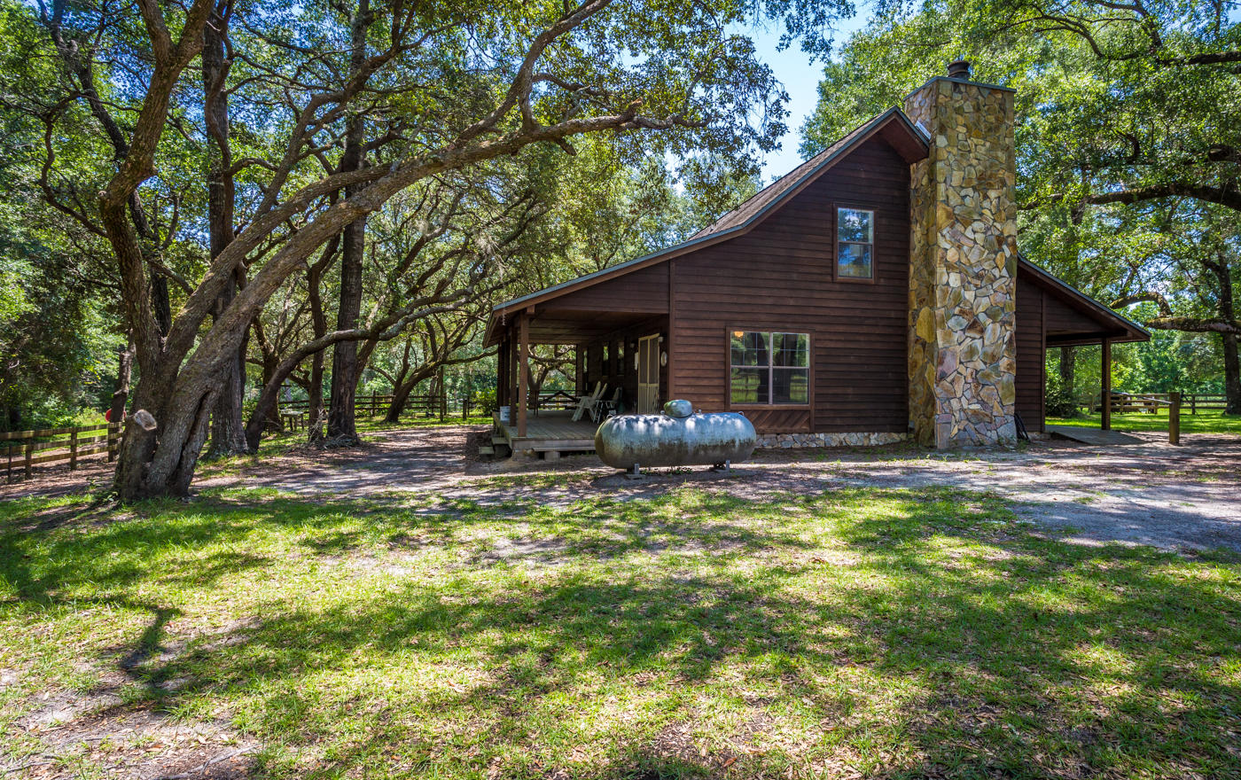 568 4 Mile Road Freeport, FL 32439 - Photo 8 of 54 Exterior