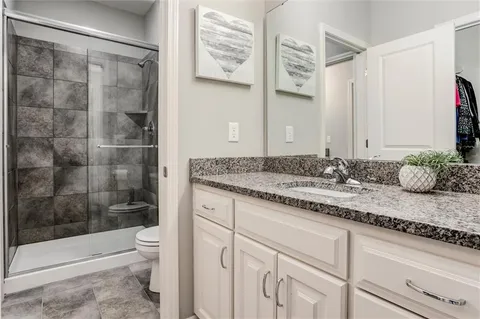 $575,000 | 19616 West 100th Terrace, Lenexa, KS 66220