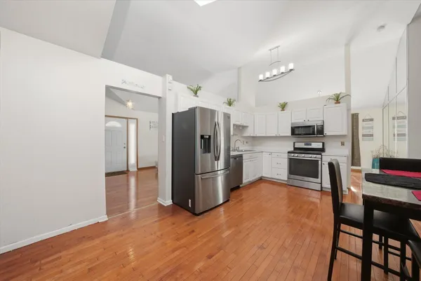 $331,999 | 322 Central Avenue, Matteson, IL 60443