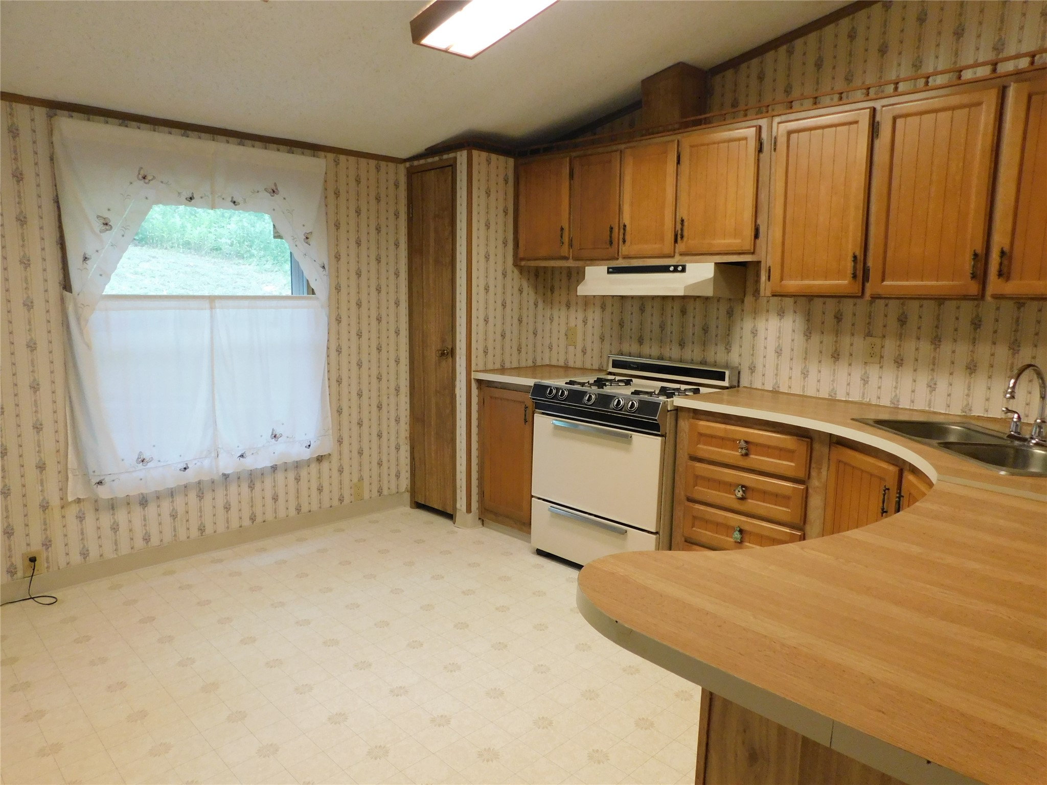 22 Prospect Street Whitney Point, NY 13862 - Photo 7 of 23