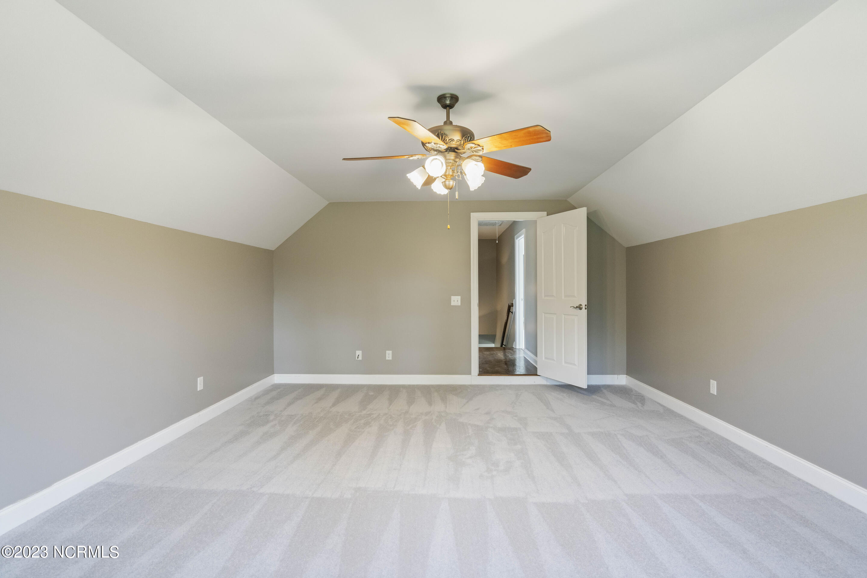 1804 Highsmith Road Burgaw, NC 28425 - Photo 44 of 69 15x18 Great|Bonus Room