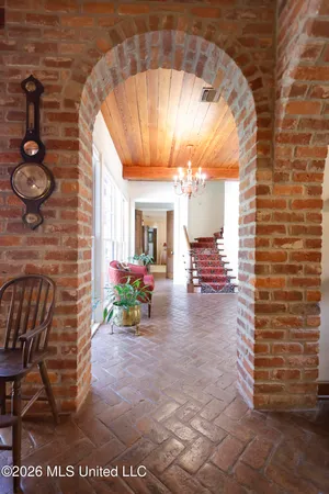 $1,590,000 | 657 Zetus Road Northeast, Brookhaven, MS 39601