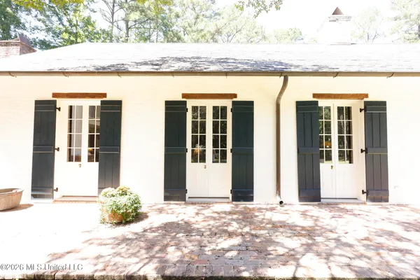 $1,590,000 | 657 Zetus Road Northeast, Brookhaven, MS 39601