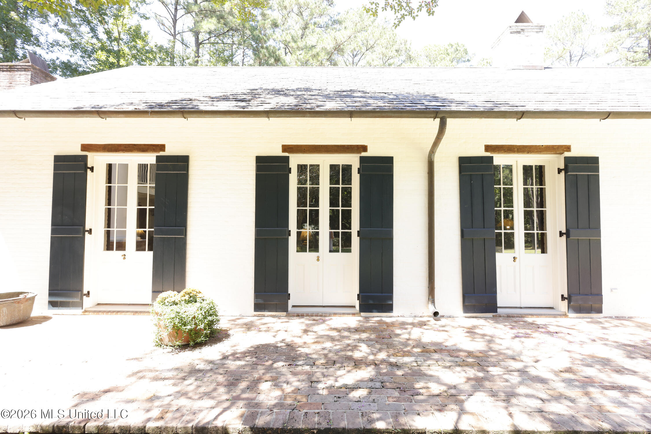 657 Zetus Road Northeast Brookhaven, MS 39601 - Photo 17 of 80 657 3 french doors into living room