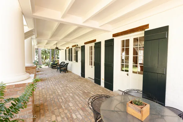 $1,590,000 | 657 Zetus Road Northeast, Brookhaven, MS 39601