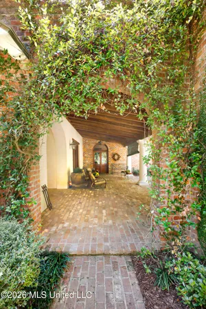 $1,590,000 | 657 Zetus Road Northeast, Brookhaven, MS 39601