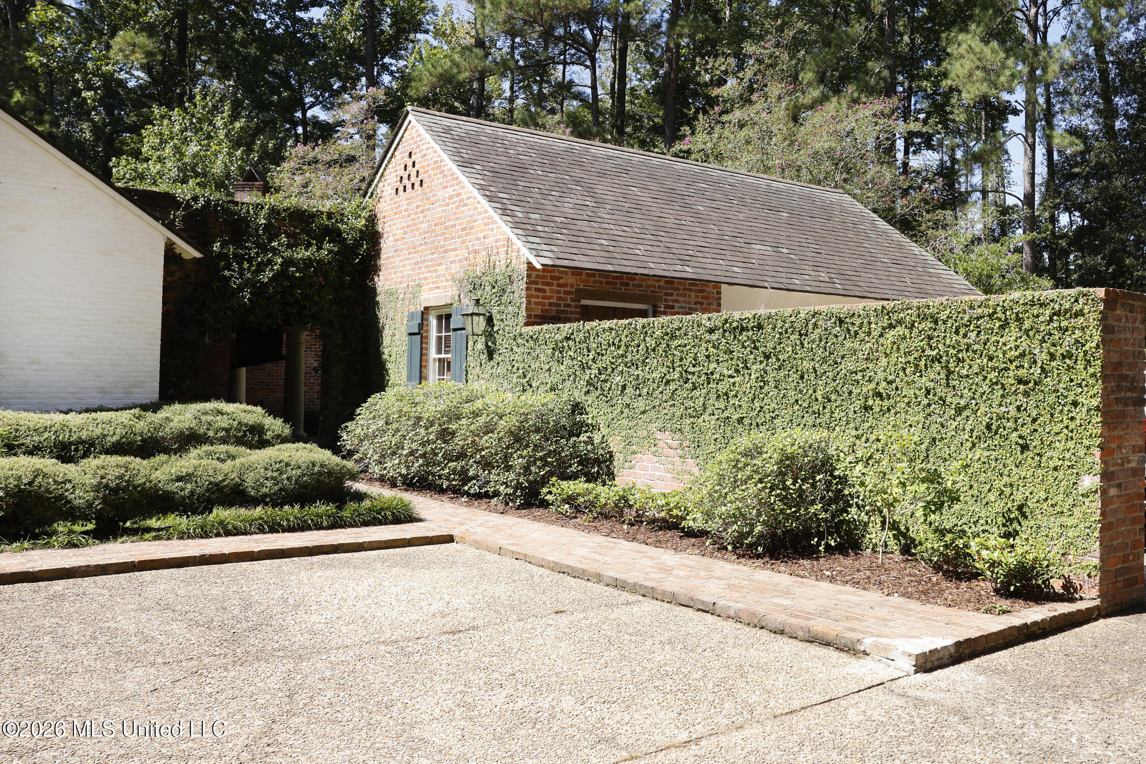 657 Zetus Road Northeast Brookhaven, MS 39601 - Photo 25 of 80 657 parking bay