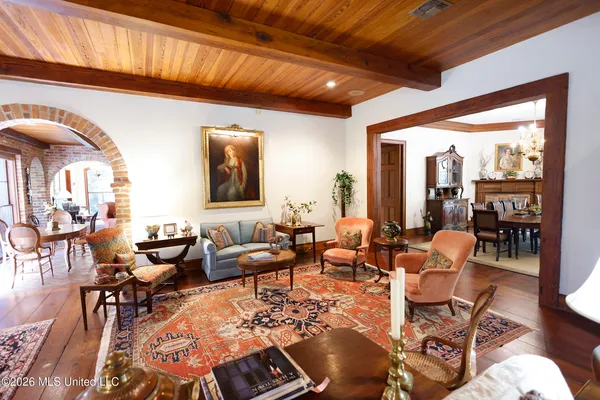 $1,590,000 | 657 Zetus Road Northeast, Brookhaven, MS 39601