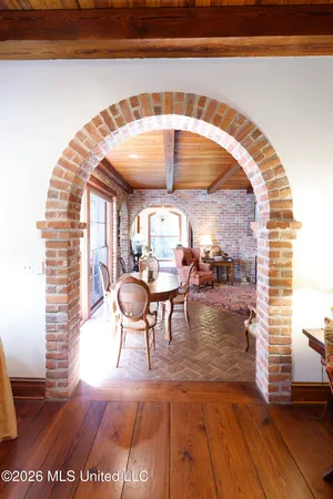 $1,590,000 | 657 Zetus Road Northeast, Brookhaven, MS 39601