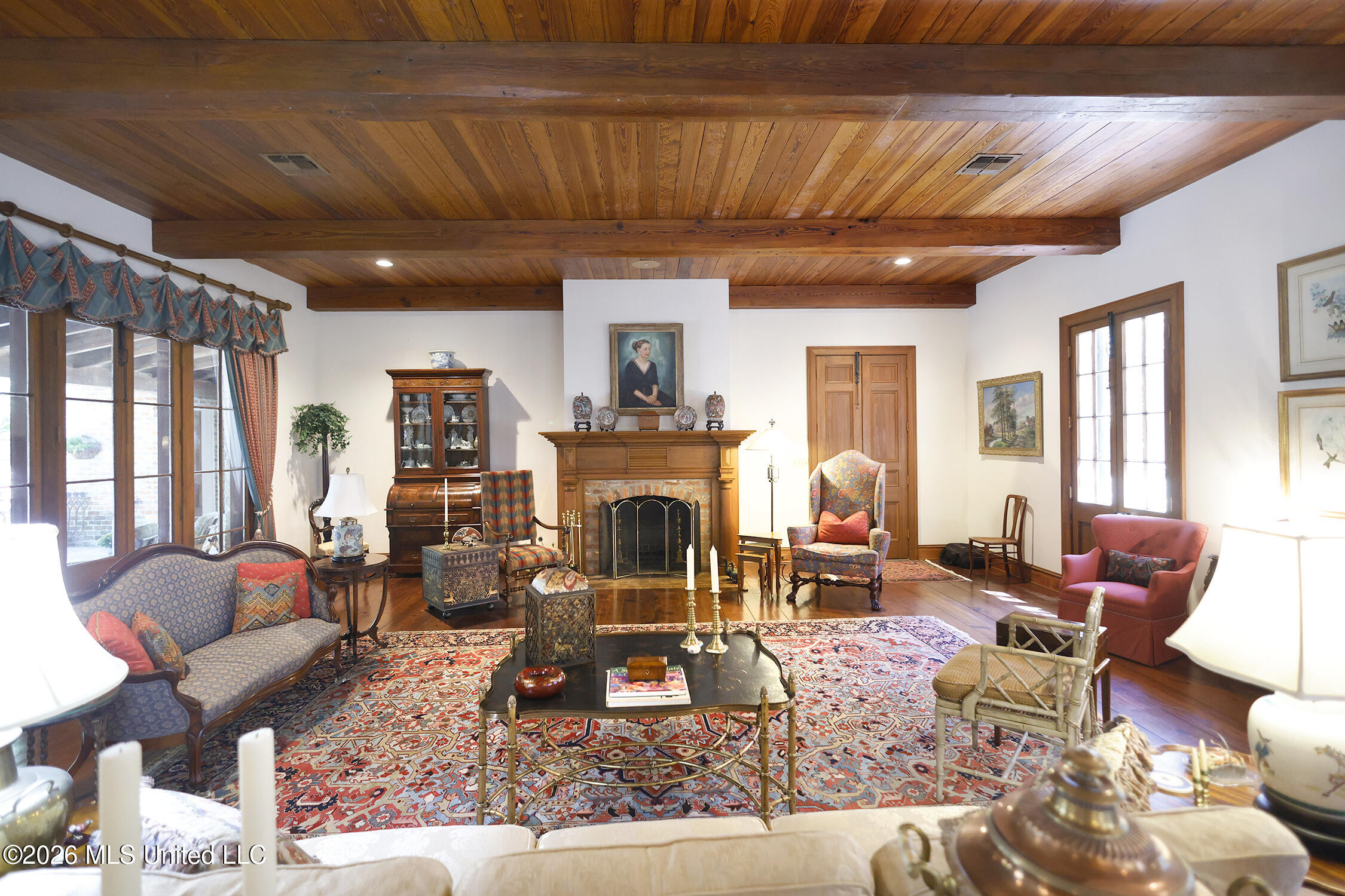 657 Zetus Road Northeast Brookhaven, MS 39601 - Photo 54 of 80 657 Living Room view2