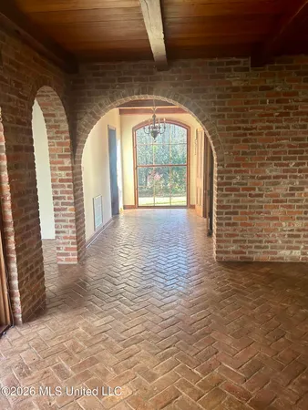 $1,590,000 | 657 Zetus Road Northeast, Brookhaven, MS 39601