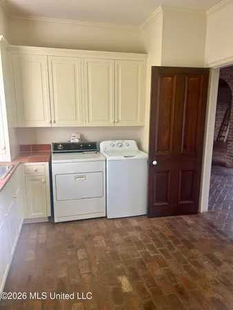 $1,590,000 | 657 Zetus Road Northeast, Brookhaven, MS 39601