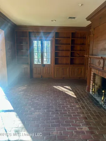 $1,590,000 | 657 Zetus Road Northeast, Brookhaven, MS 39601