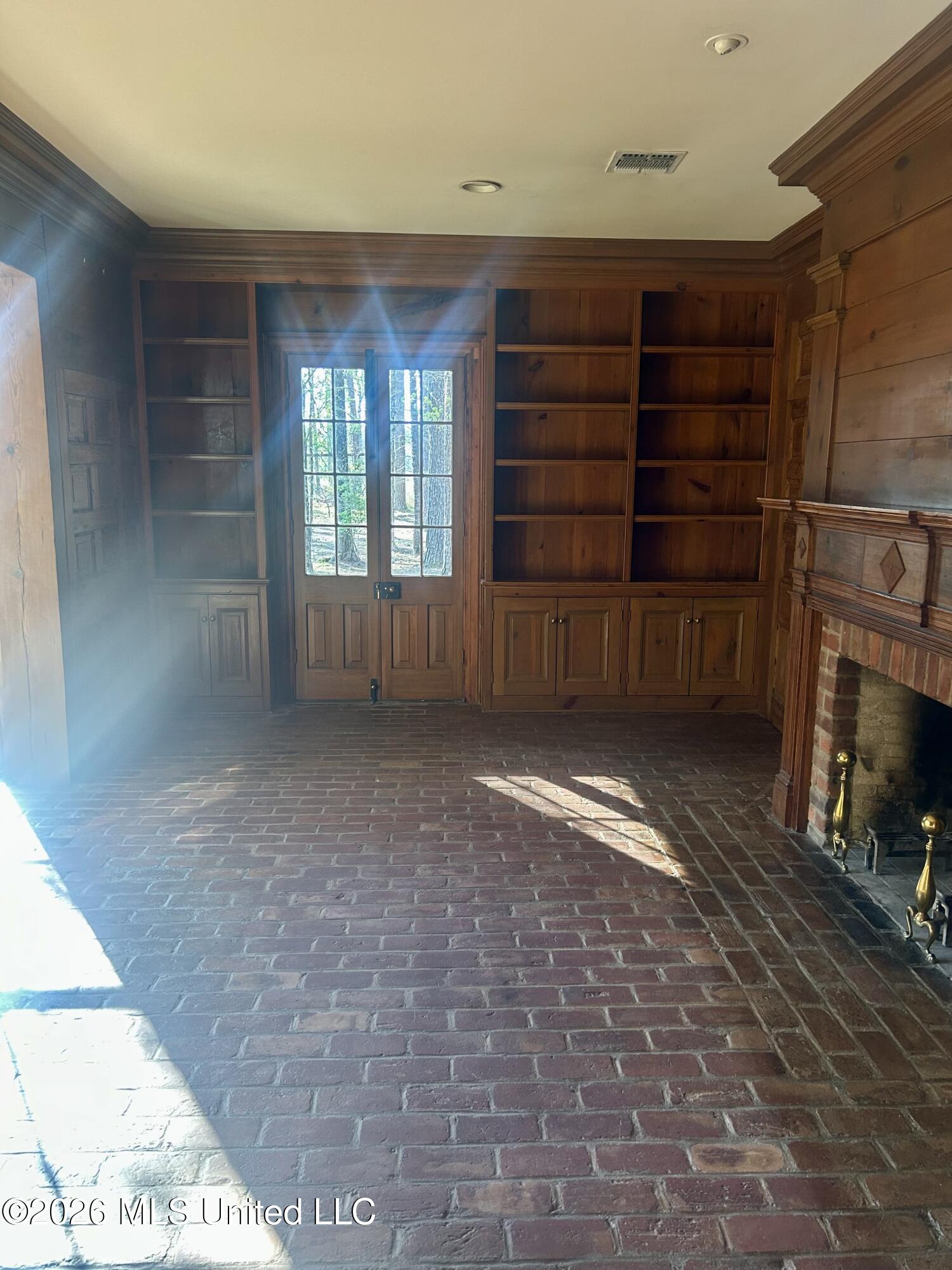 657 Zetus Road Northeast Brookhaven, MS 39601 - Photo 66 of 80 library v