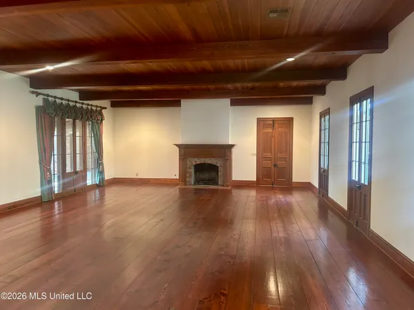 $1,590,000 | 657 Zetus Road Northeast, Brookhaven, MS 39601